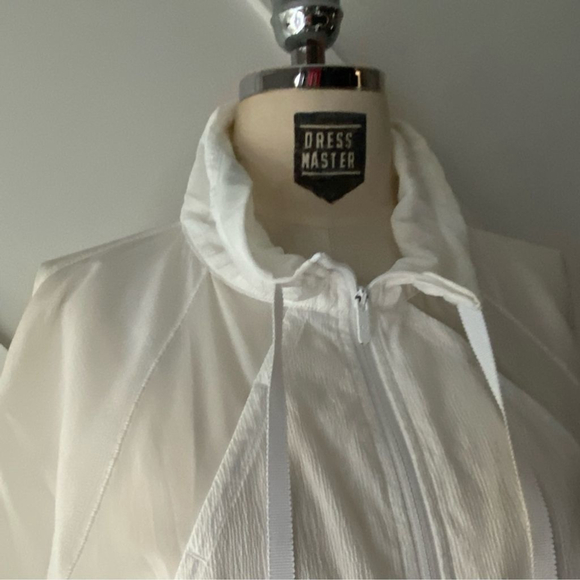 Lululemon In Depth Jacket - 4 - Picture 6 of 17